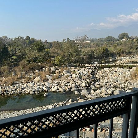 Hotel River Retreat Kangra Eksteriør bilde