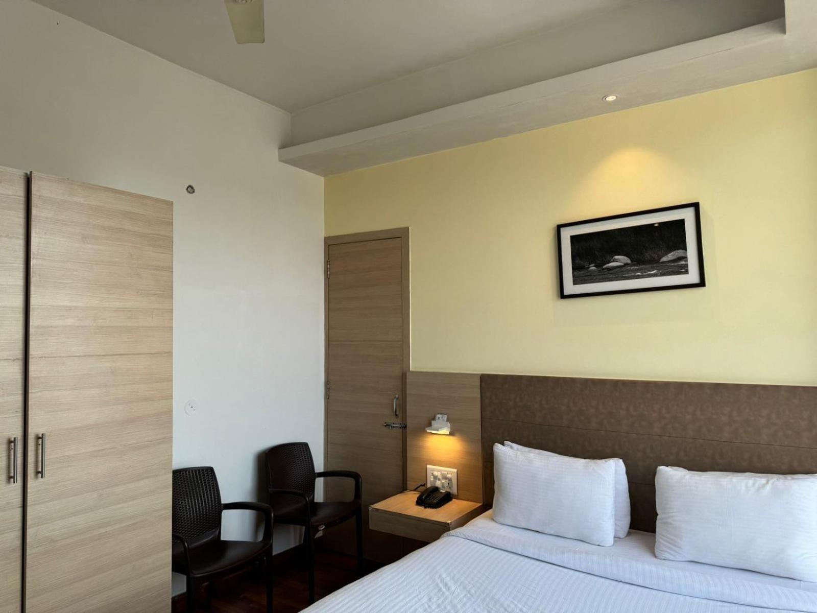 Hotel River Retreat Kangra Eksteriør bilde