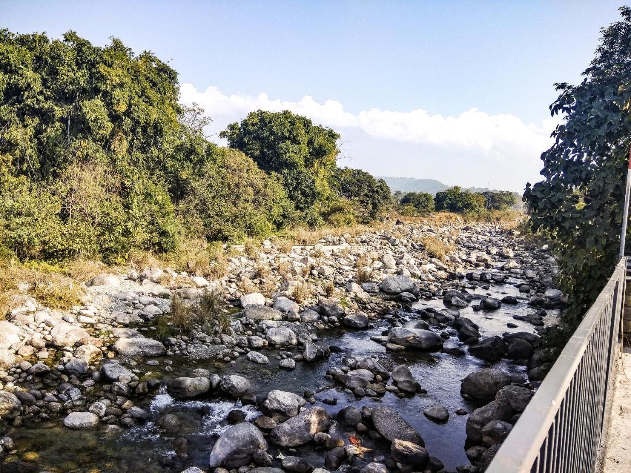 Hotel River Retreat Kangra Eksteriør bilde
